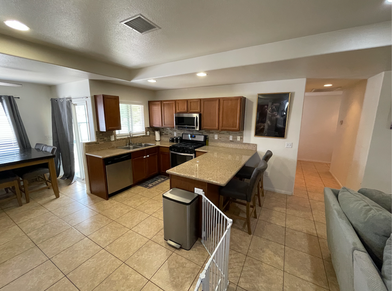 72147 Sunnyslope Dr - Photo 3 of 32