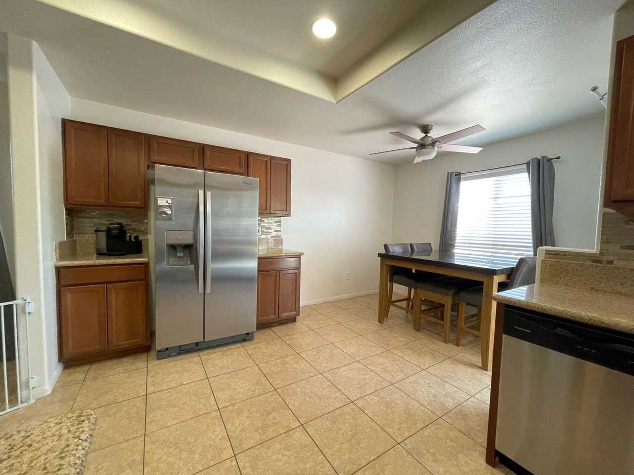 72147 Sunnyslope Dr - Photo 5 of 32