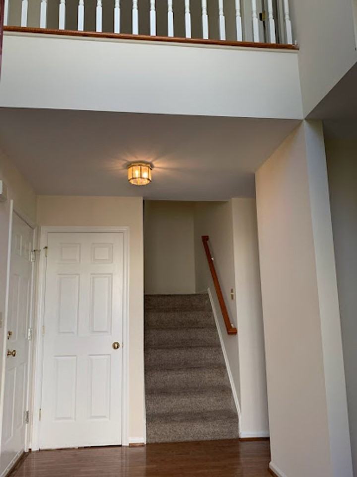 6870 Hunt Dr - Photo 4 of 26