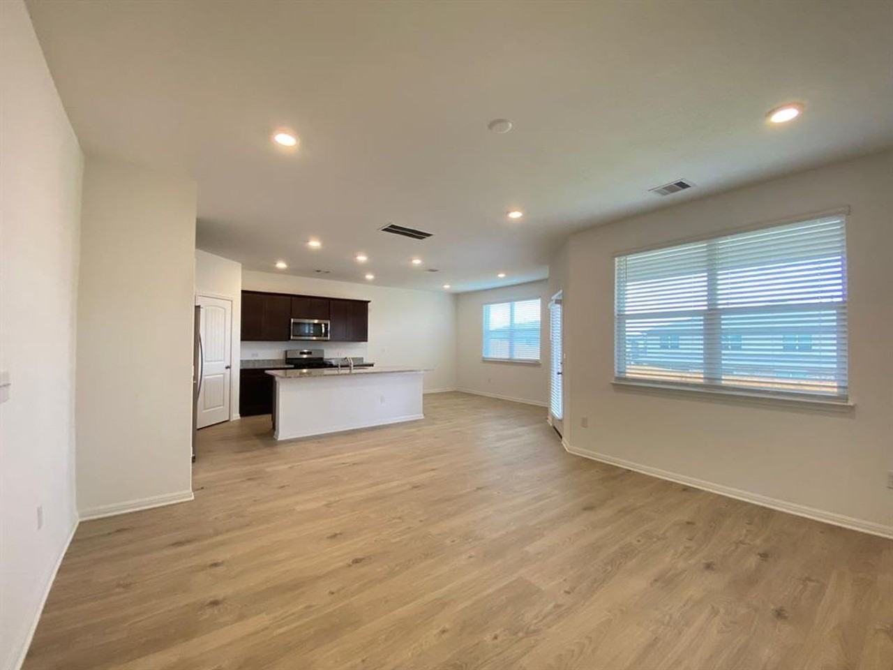 217 Saide St - Photo 3 of 7