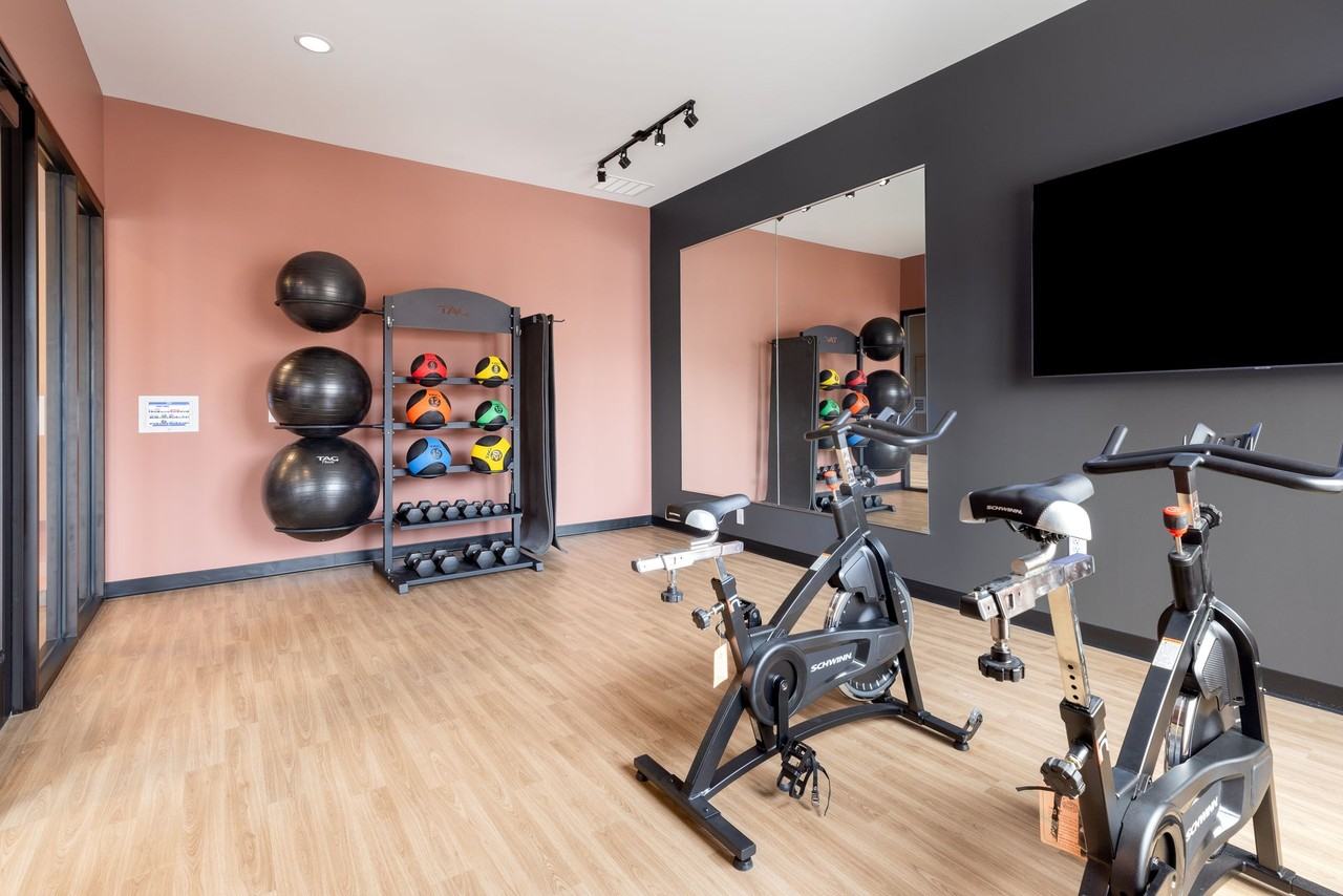 Ovation - Photo 6 of 50