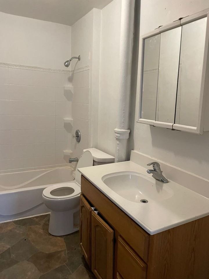 317 Linn St - Photo 7 of 8