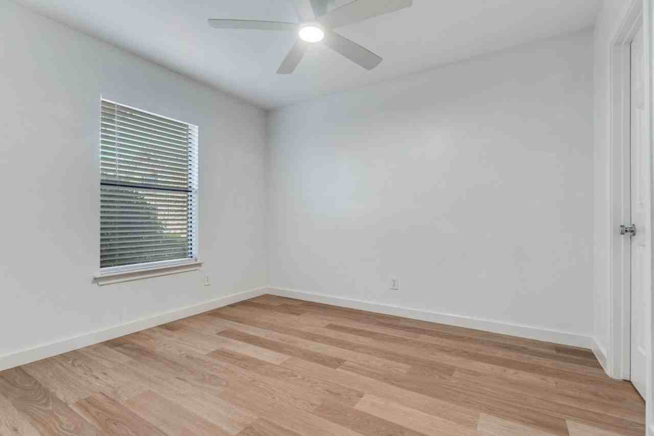 1508 Mccoy St - Photo 7 of 11