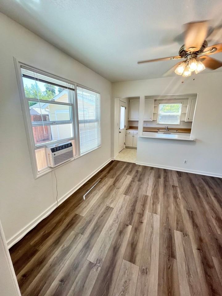 1619 Vine St - Photo 6 of 25