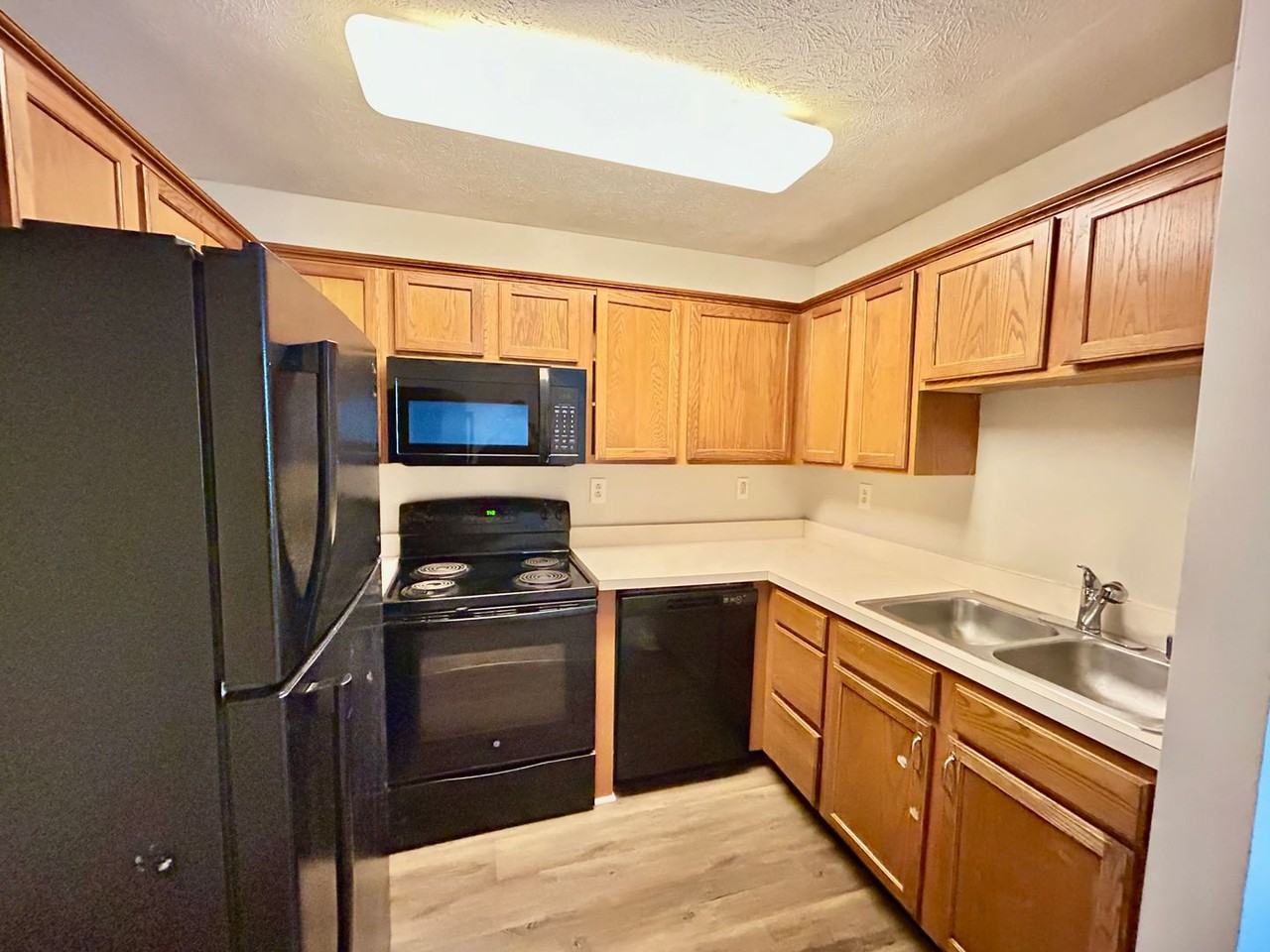 219 Simba Way - Photo 3 of 17