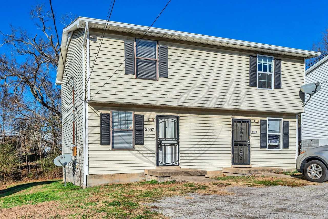 2537 Highland Trace Dr - Photo 2 of 28