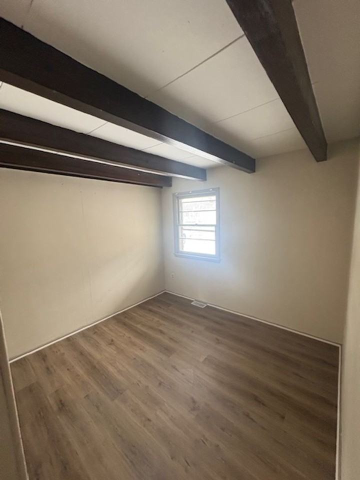 528 Henrietta - Photo 2 of 12