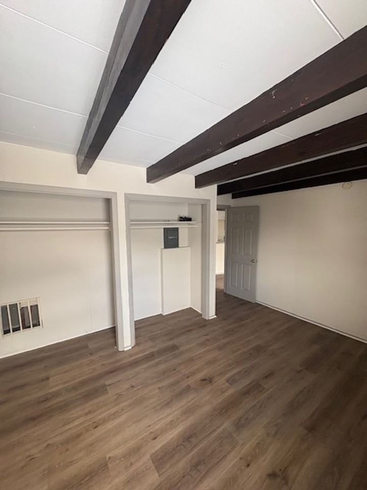 528 Henrietta - Photo 6 of 12