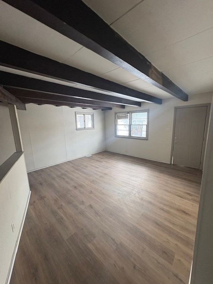 528 Henrietta - Photo 7 of 12