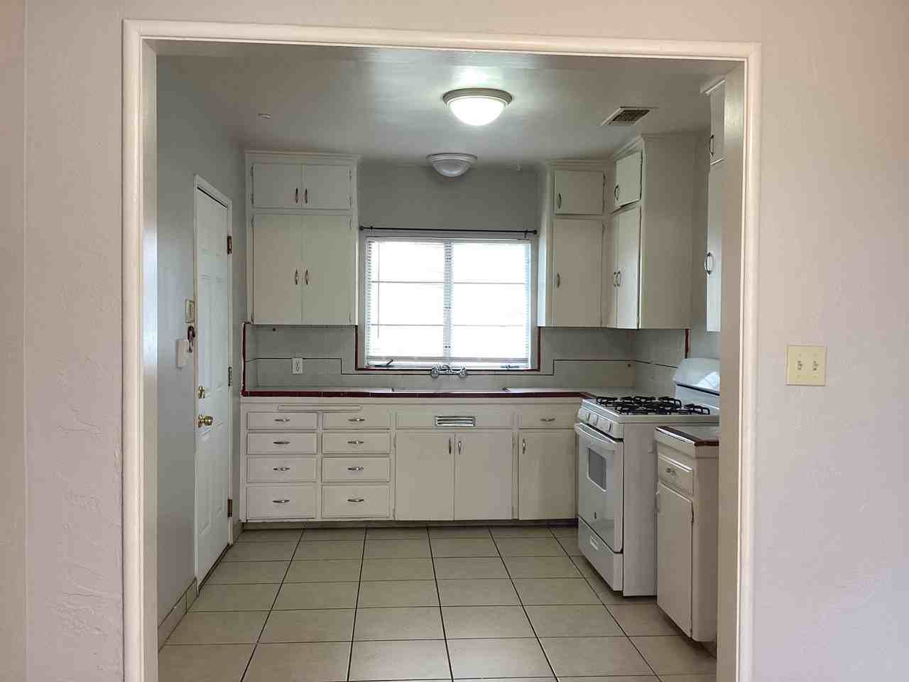 1534 W Cambridge Ave - Photo 5 of 21