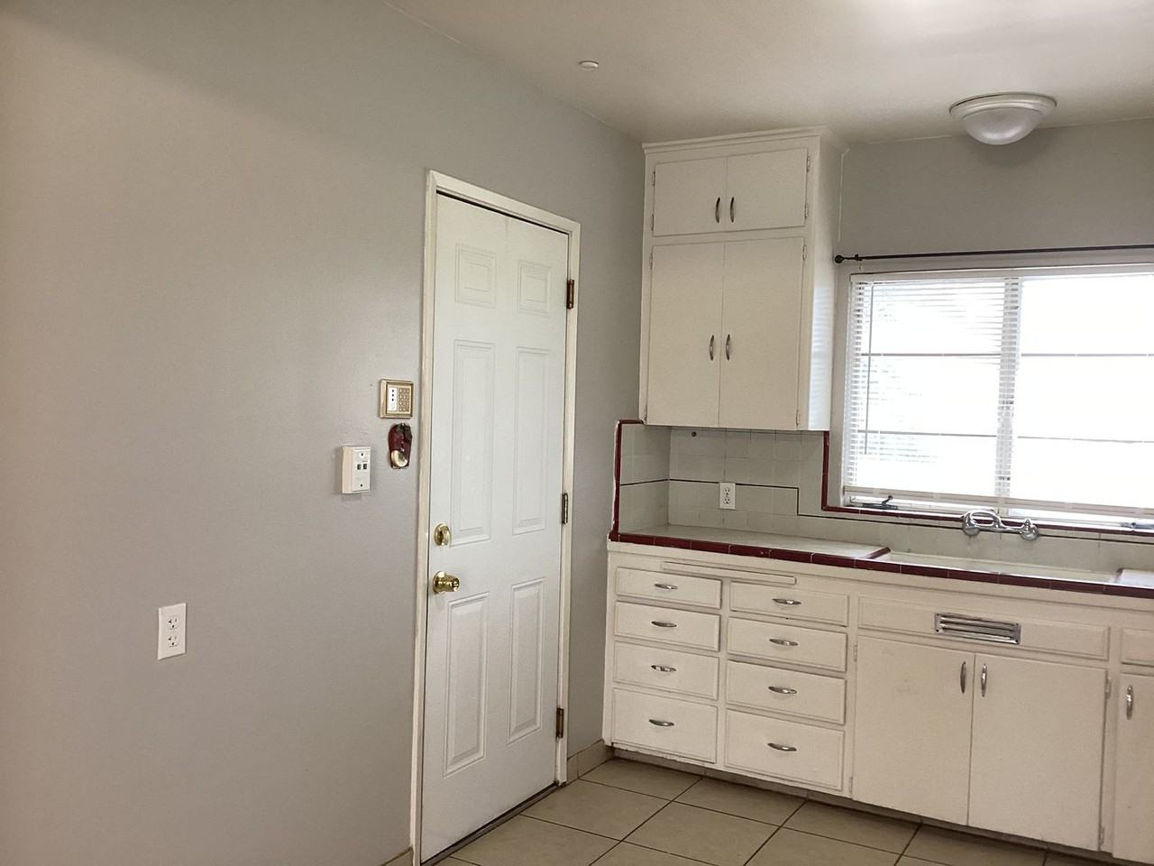 1534 W Cambridge Ave - Photo 7 of 21