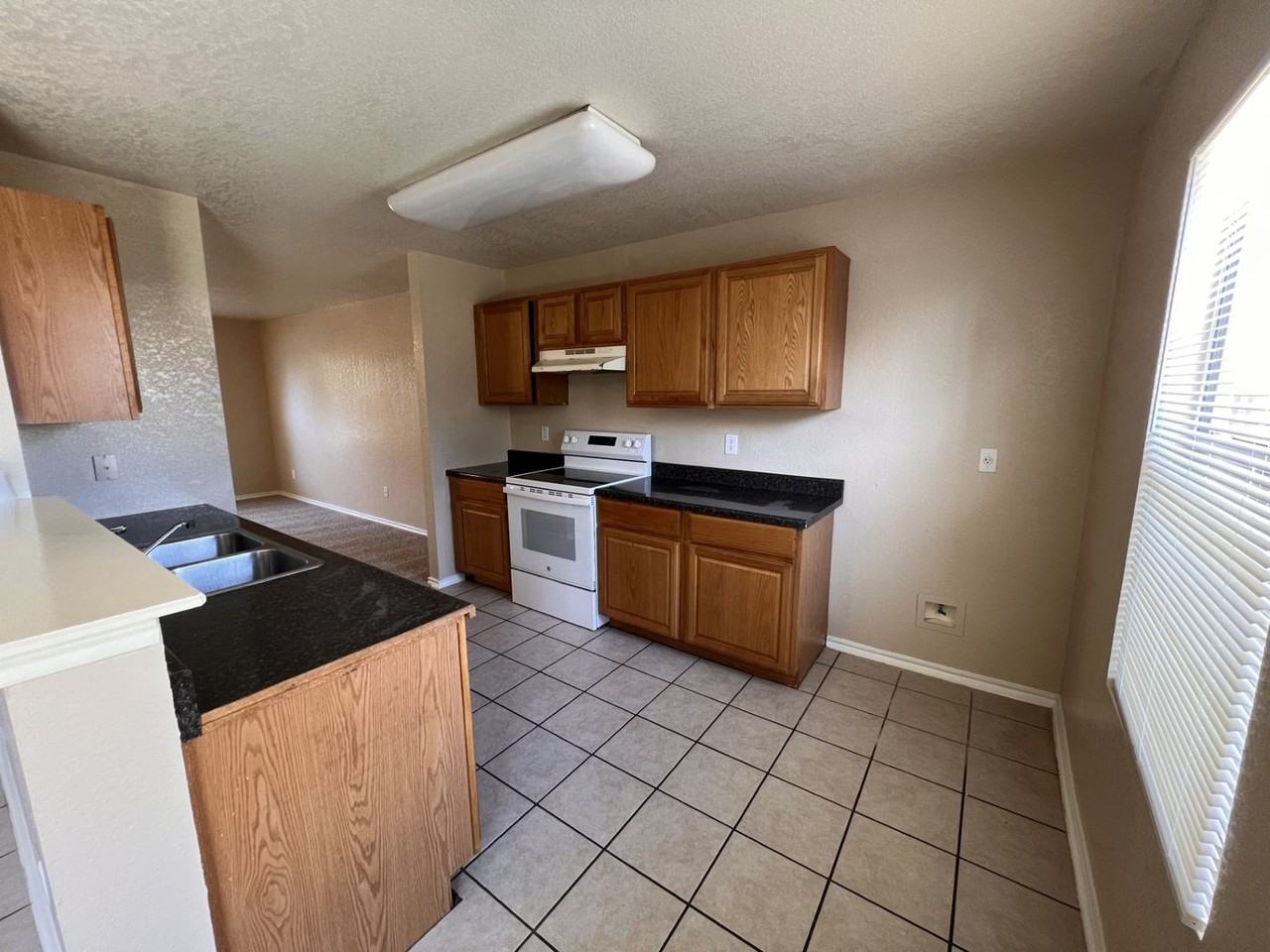 4926 Heather Pass - Photo 7 of 37