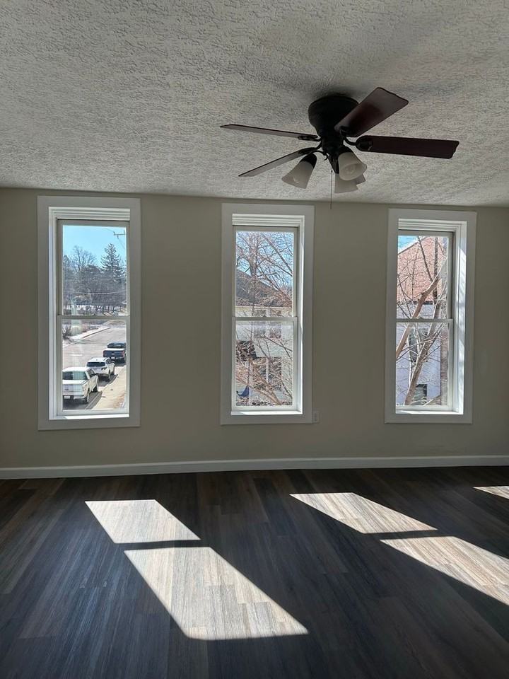 1024 Main St - Photo 7 of 9