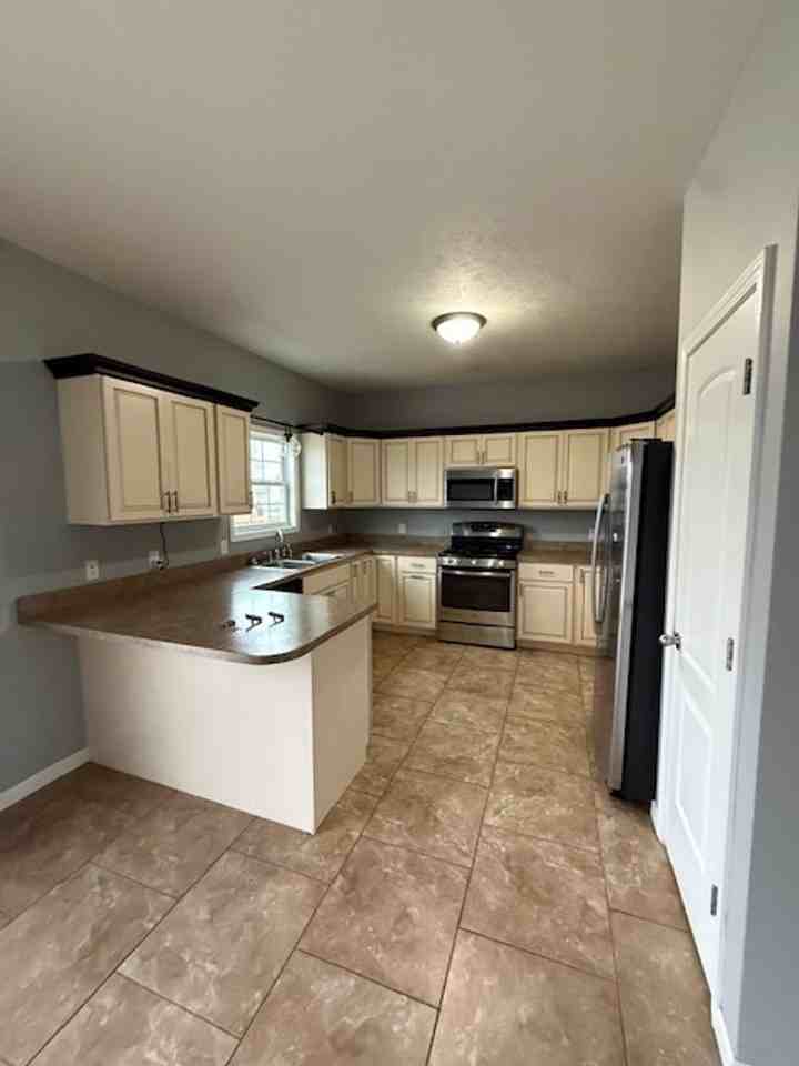 404 Dalhlia Dr - Photo 4 of 16