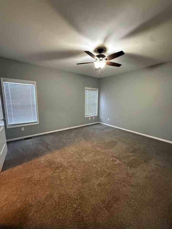 404 Dalhlia Dr - Photo 5 of 16