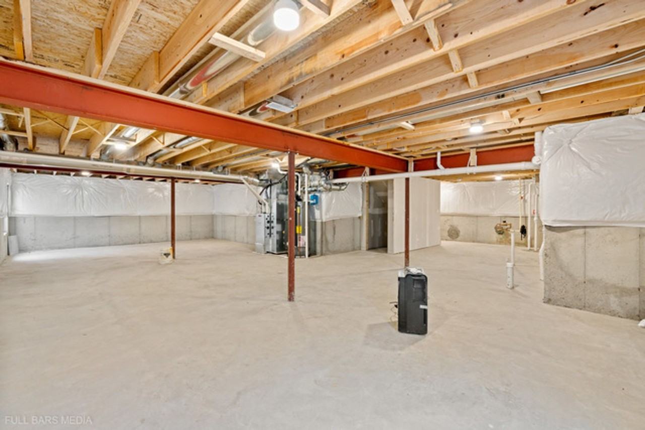 4016 Faith Ln - Photo 4 of 34