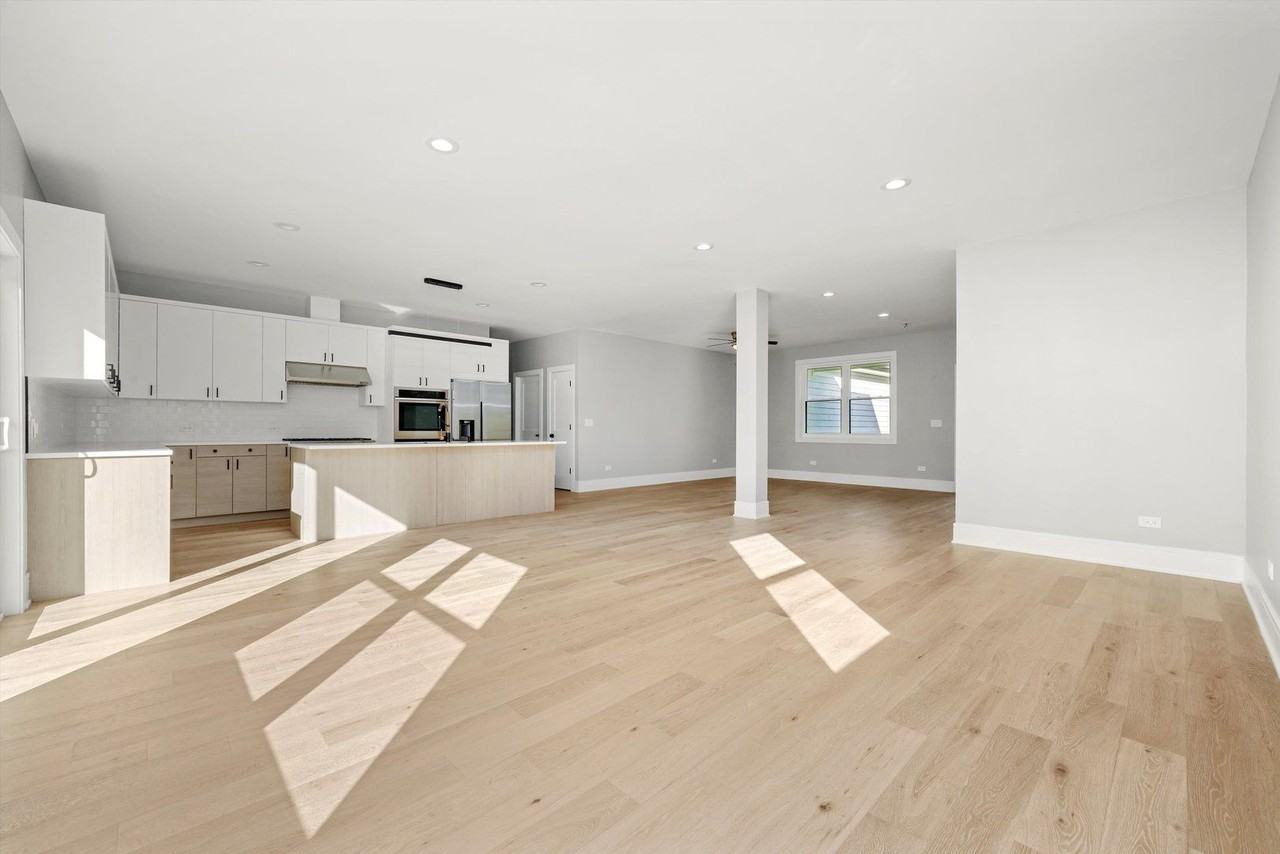 4009 Faith Ln - Photo 4 of 38