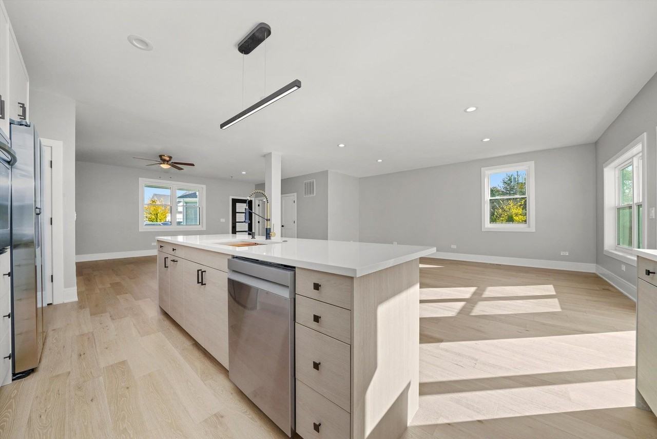 4009 Faith Ln - Photo 5 of 38