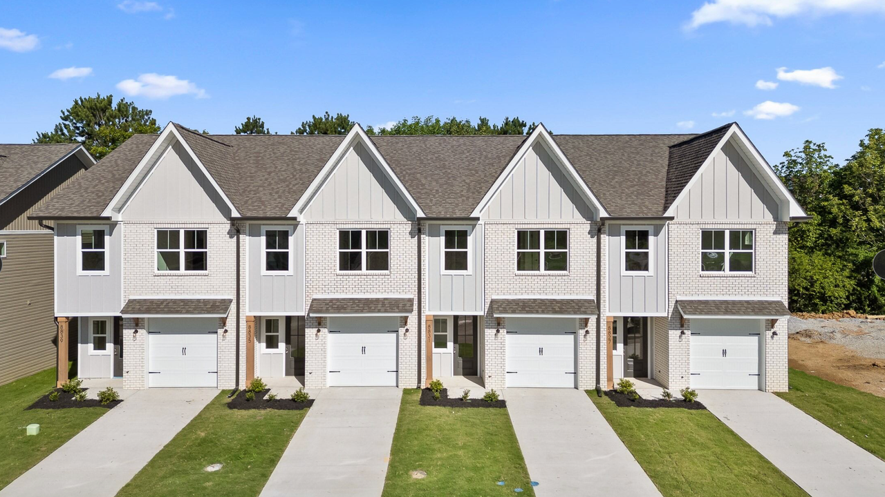 8811 James Creek Dr - Photo 3 of 10