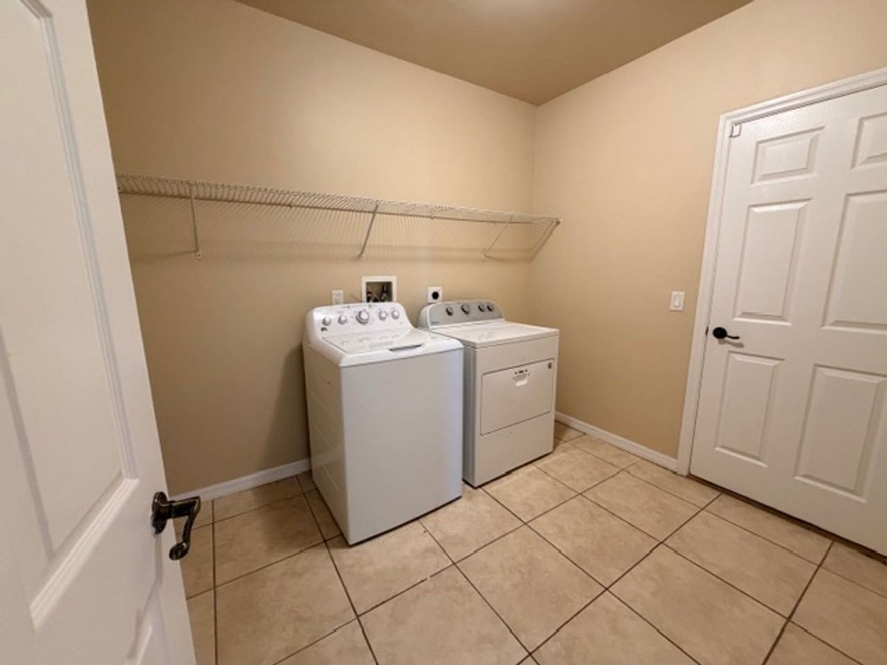 360 Sw 24th Pl - Photo 6 of 20