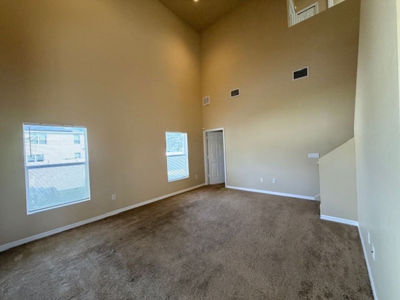 360 Sw 24th Pl - Photo 7 of 20