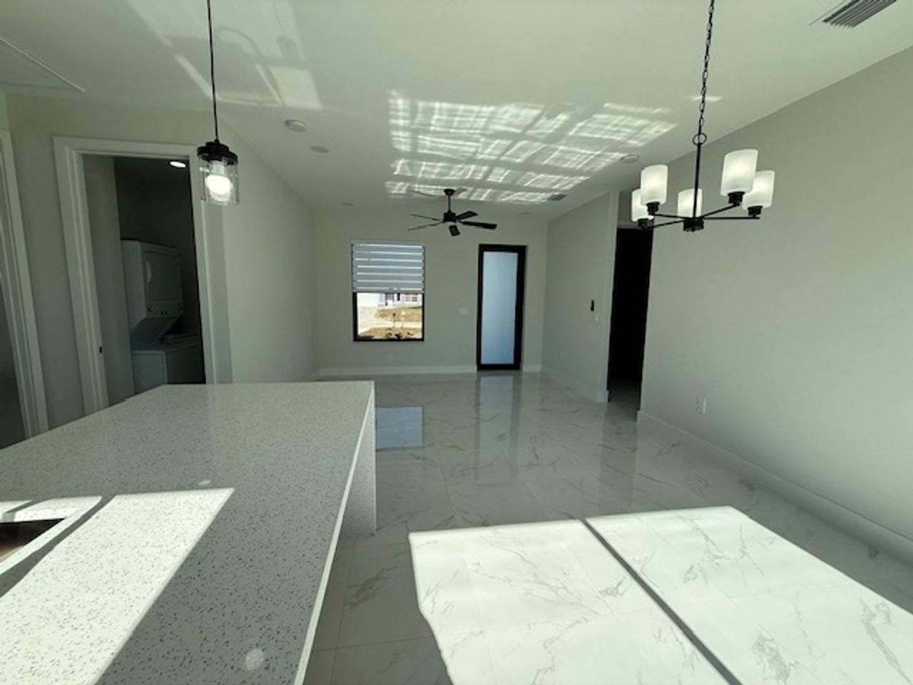 640 Central St E - Photo 6 of 40