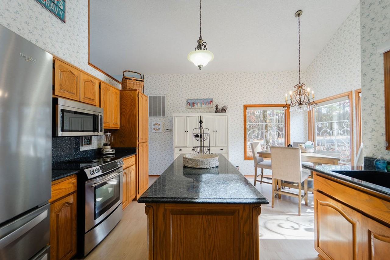 18 Balenciaga Way - Photo 6 of 39