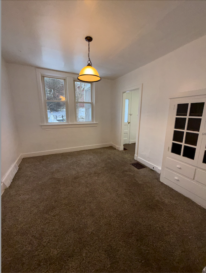 105 Court St #1 - Photo 4 of 21