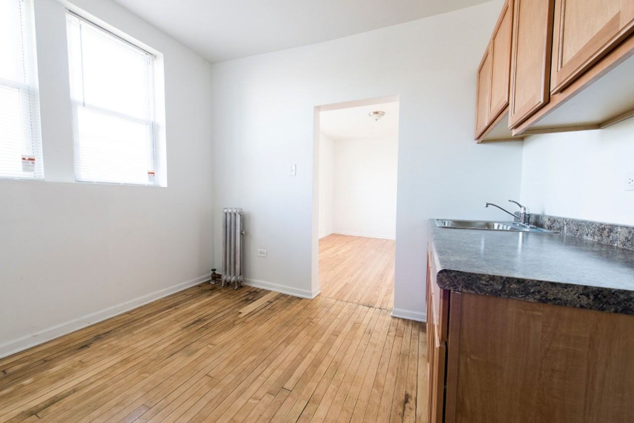 1931 S Homan - Photo 5 of 28
