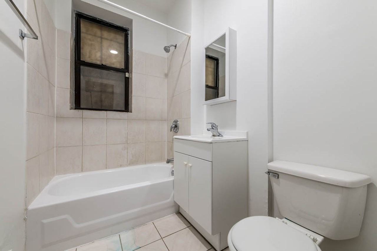 705 S Lawndale Ave Chicago, IL 60624 - Photo 2 of 24