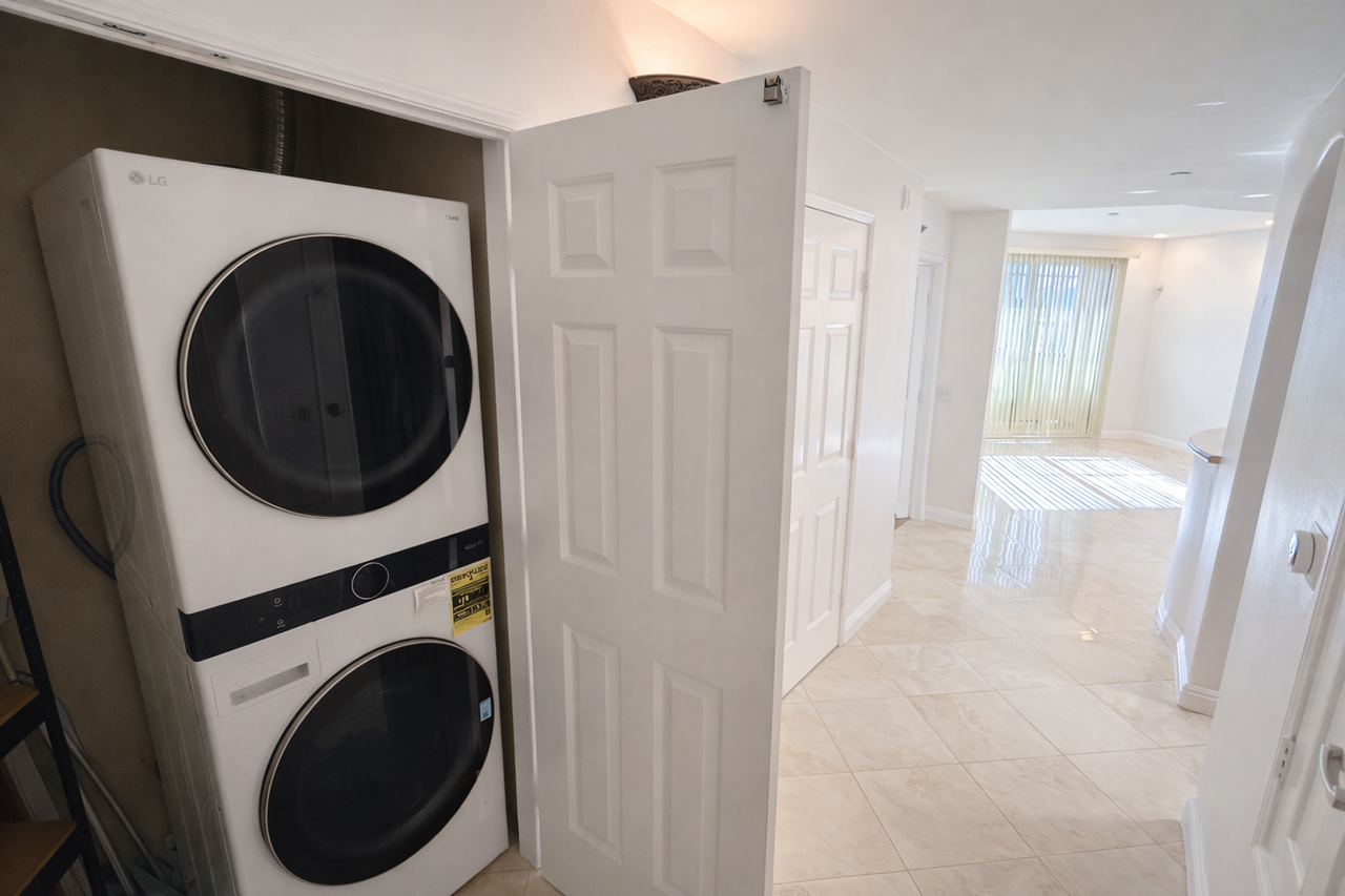 5703 Laurel Canyon Blvd - Photo 4 of 20