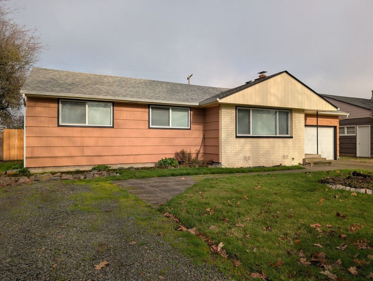 1370 I St - Photo 3 of 24