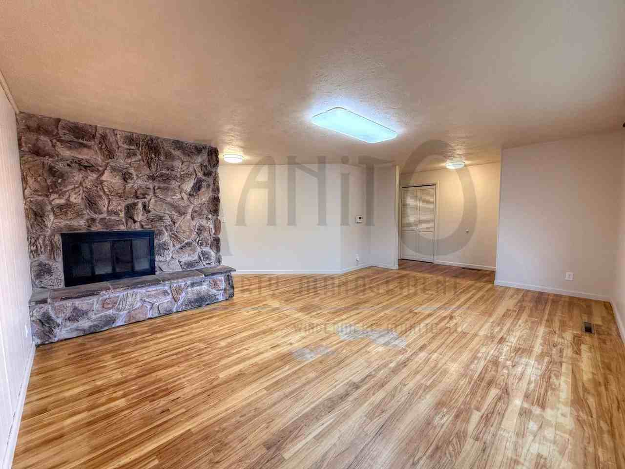 1210 W Warn Way - Photo 2 of 20