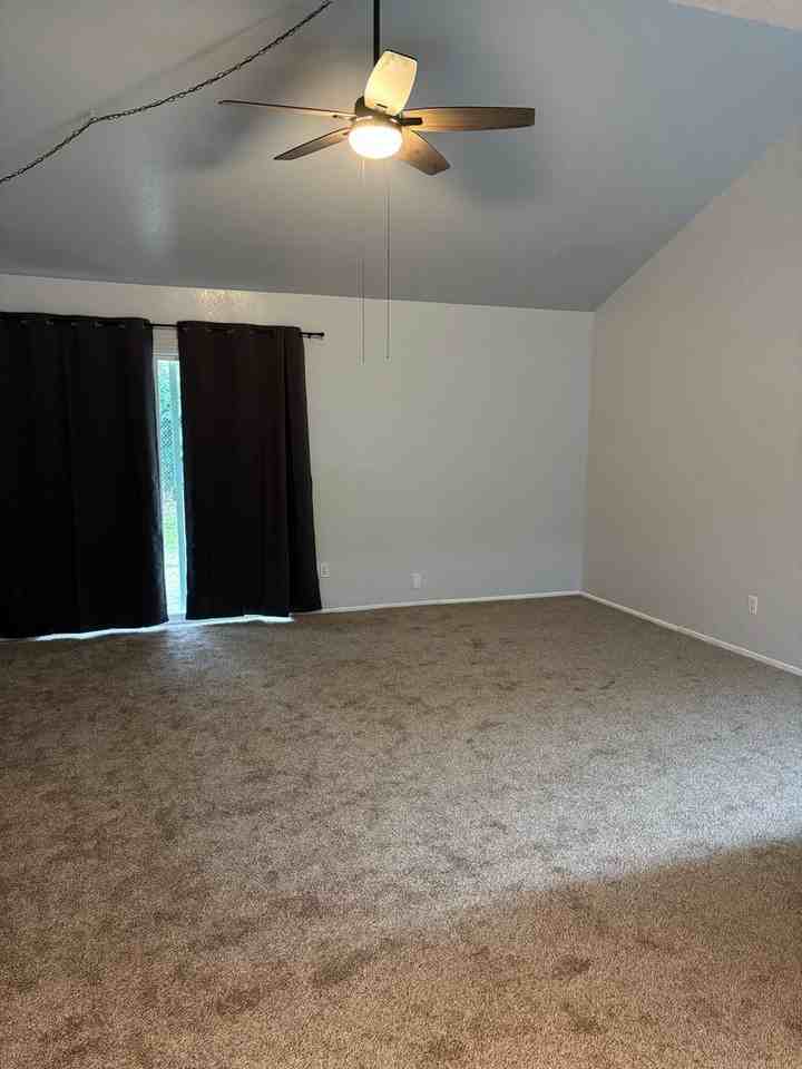 1229 Payne Ct - Photo 3 of 12