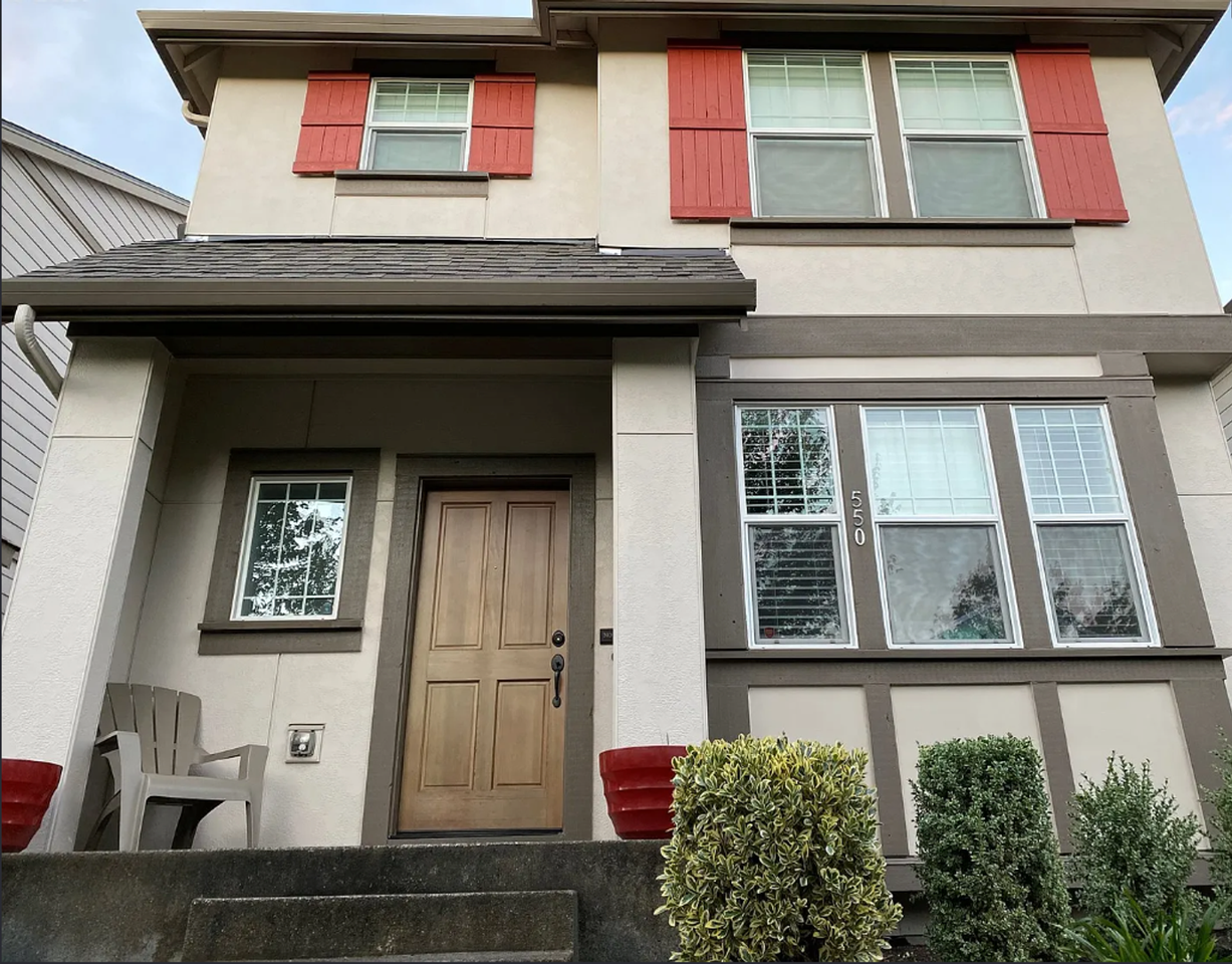 550 Sw 200th Ave - Photo 2 of 8