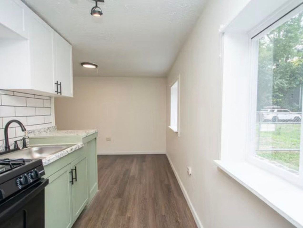 1142 E Kentucky St - Photo 3 of 10