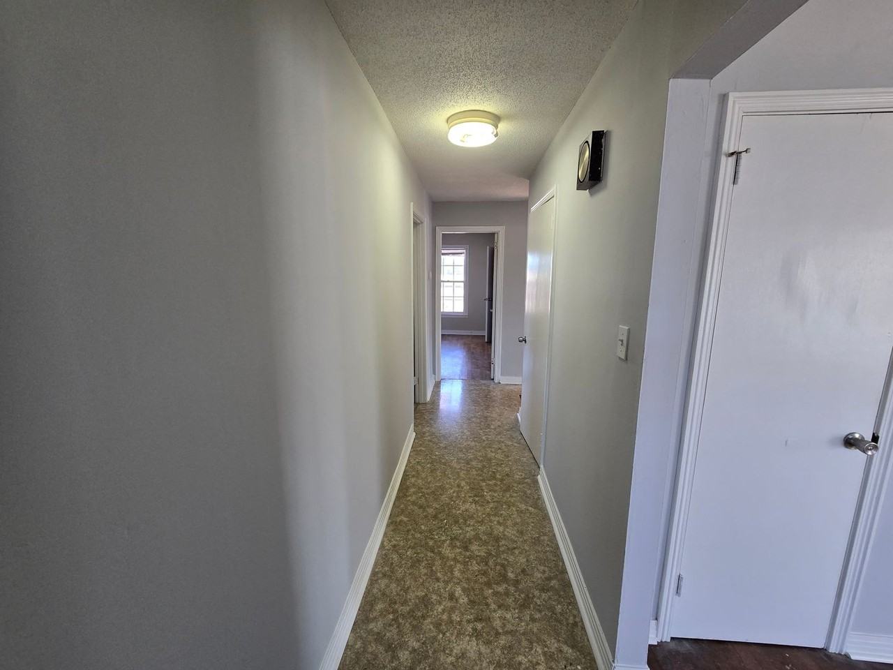 1041 Ryland Pike - Photo 5 of 7