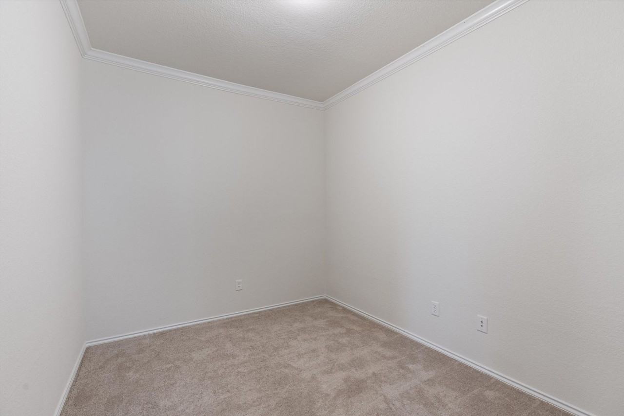 126 Boxwood Dr - Photo 6 of 28