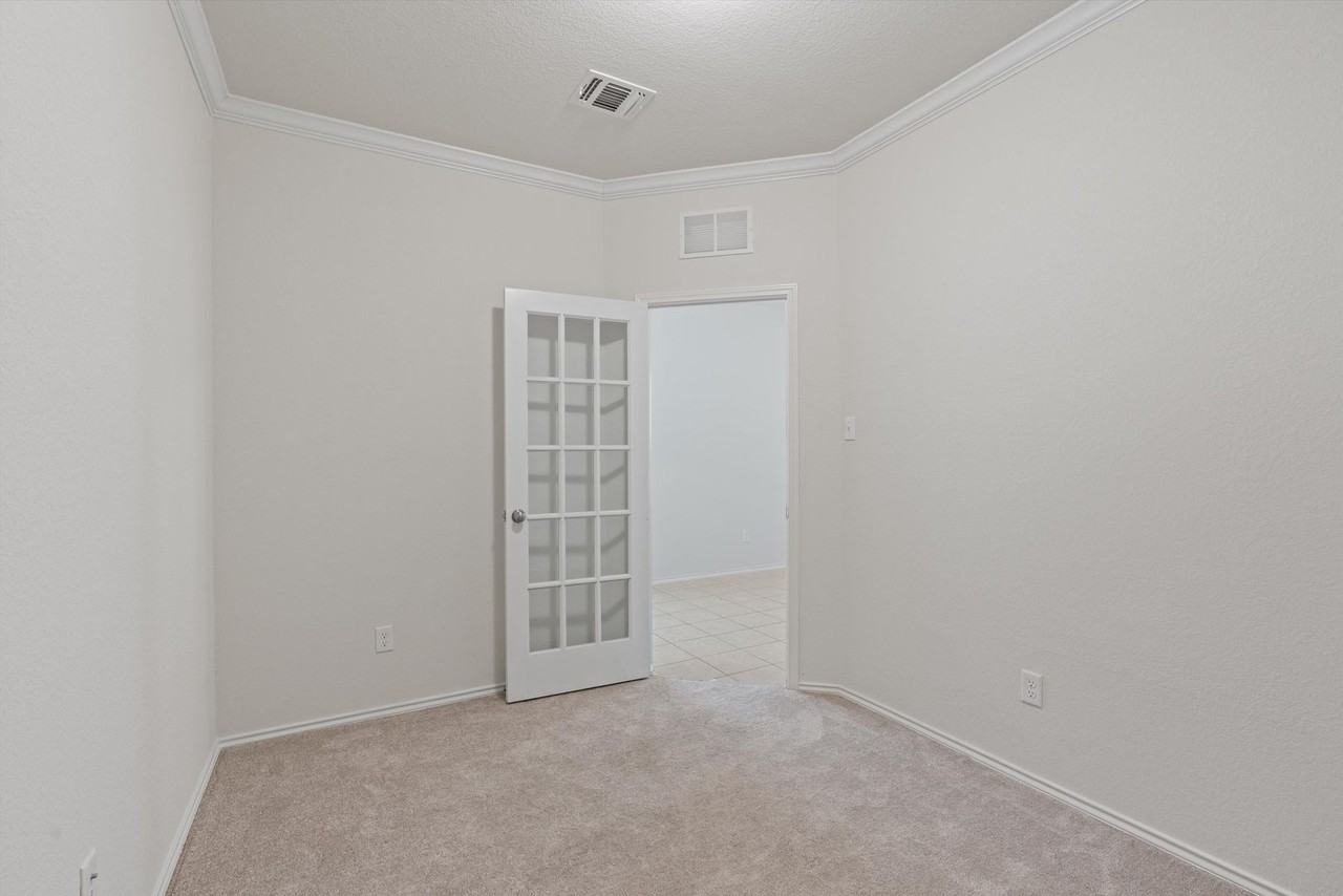 126 Boxwood Dr - Photo 7 of 28