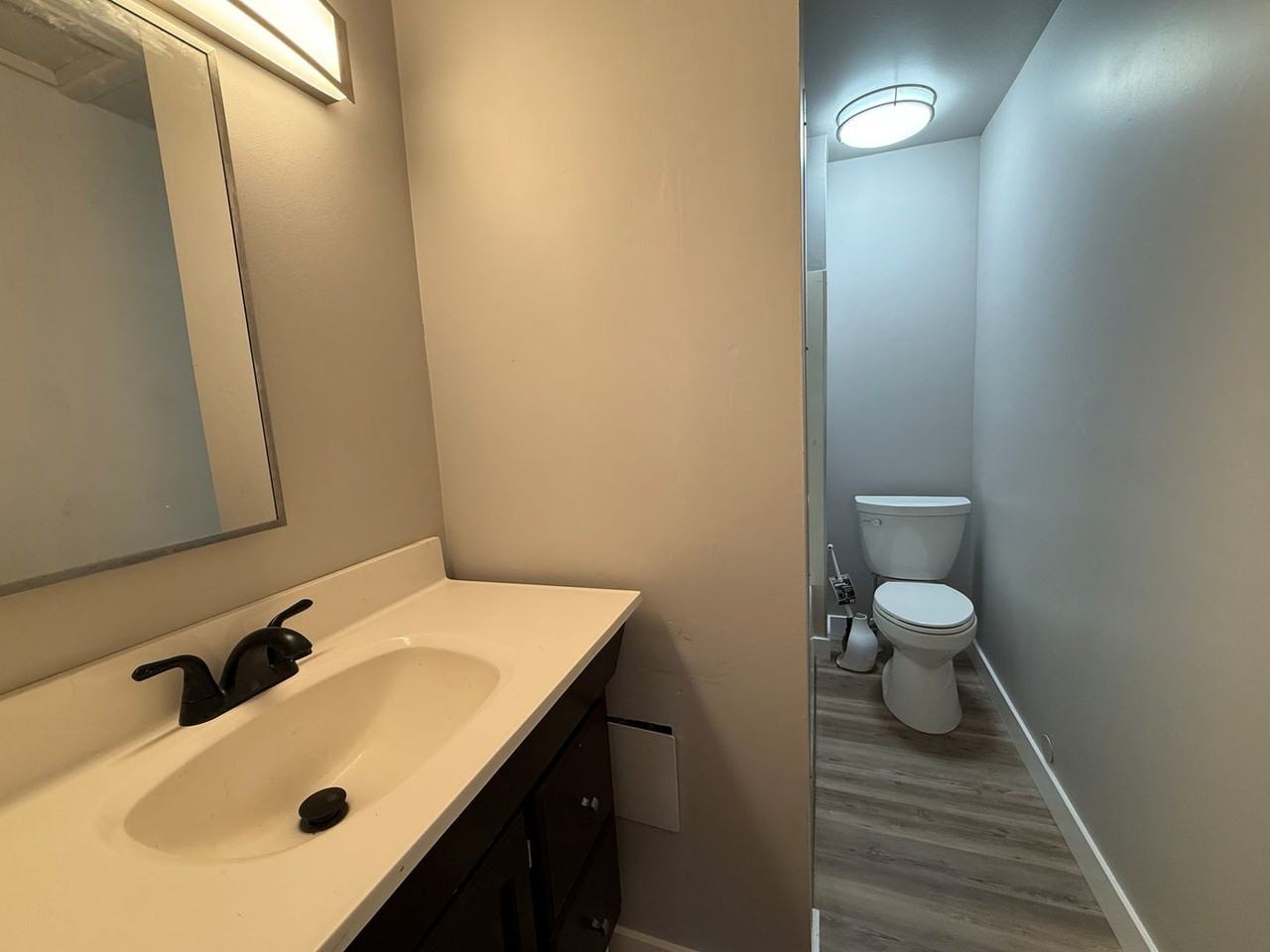 711 Methow St - Photo 2 of 7