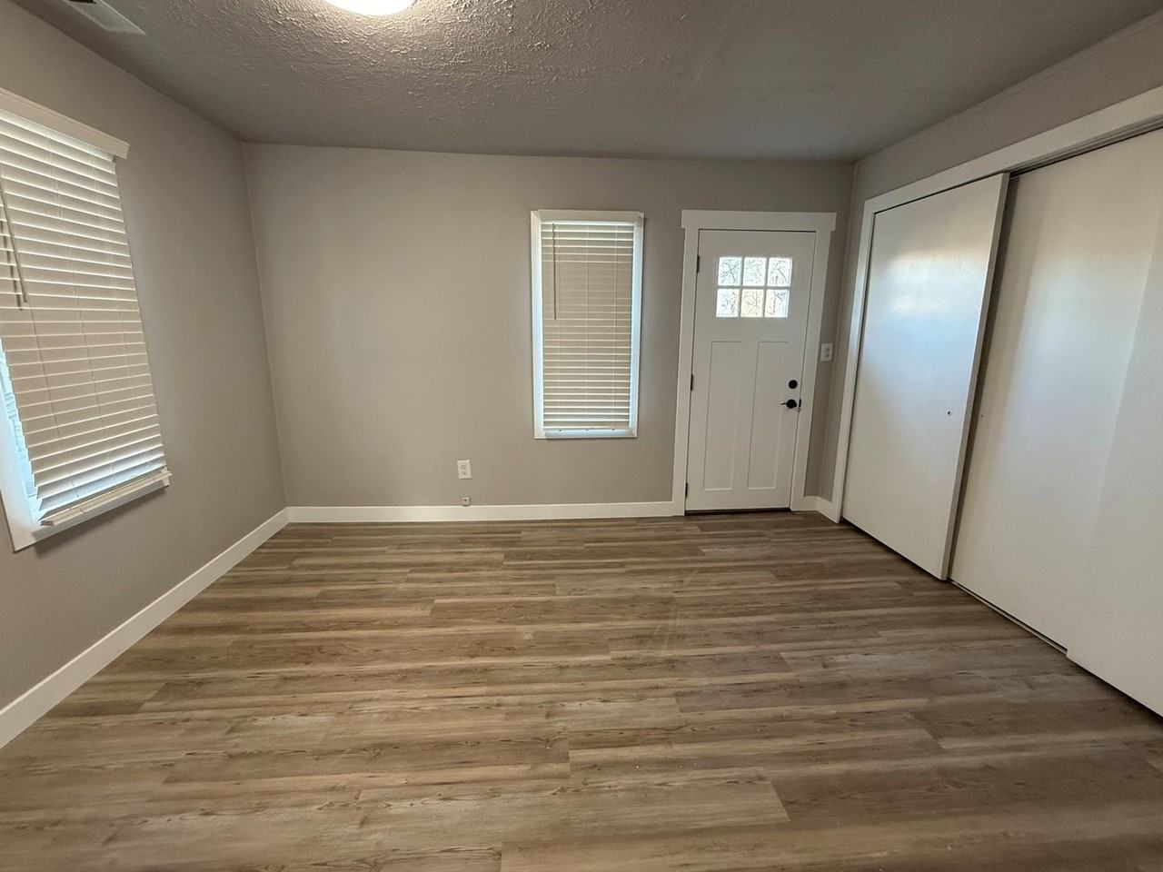 711 Methow St - Photo 5 of 7