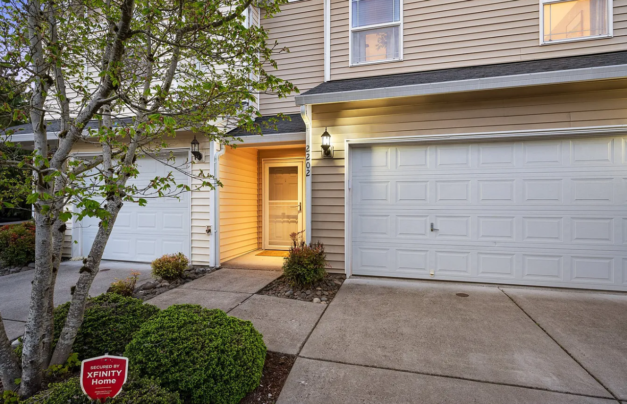 2202 Ne 140th St - Photo 2 of 5