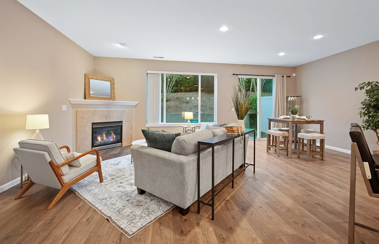 2202 Ne 140th St - Photo 3 of 5