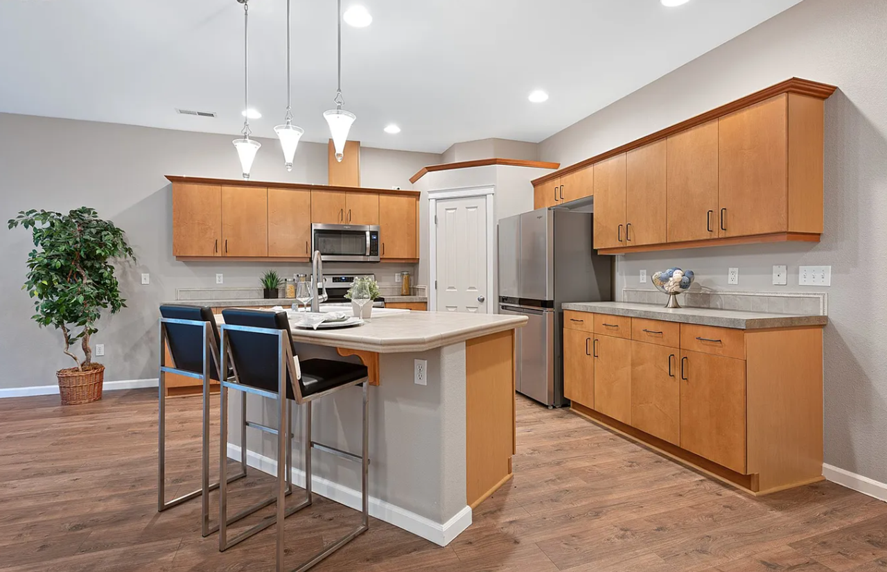 2202 Ne 140th St - Photo 4 of 5