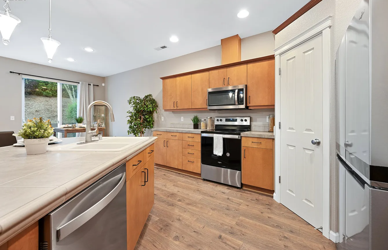 2202 Ne 140th St - Photo 5 of 5