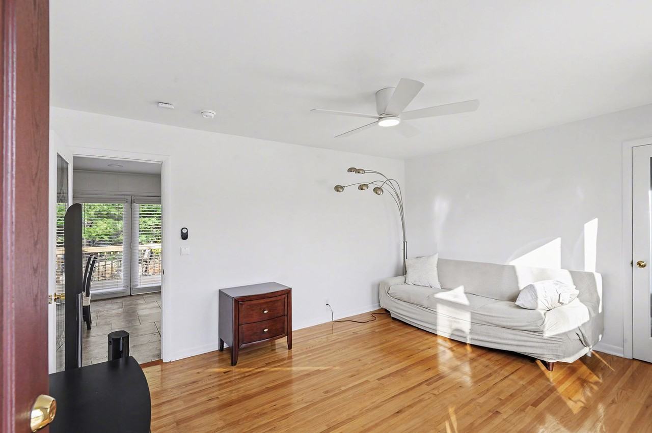 6600 Beacon Ln - Photo 3 of 15