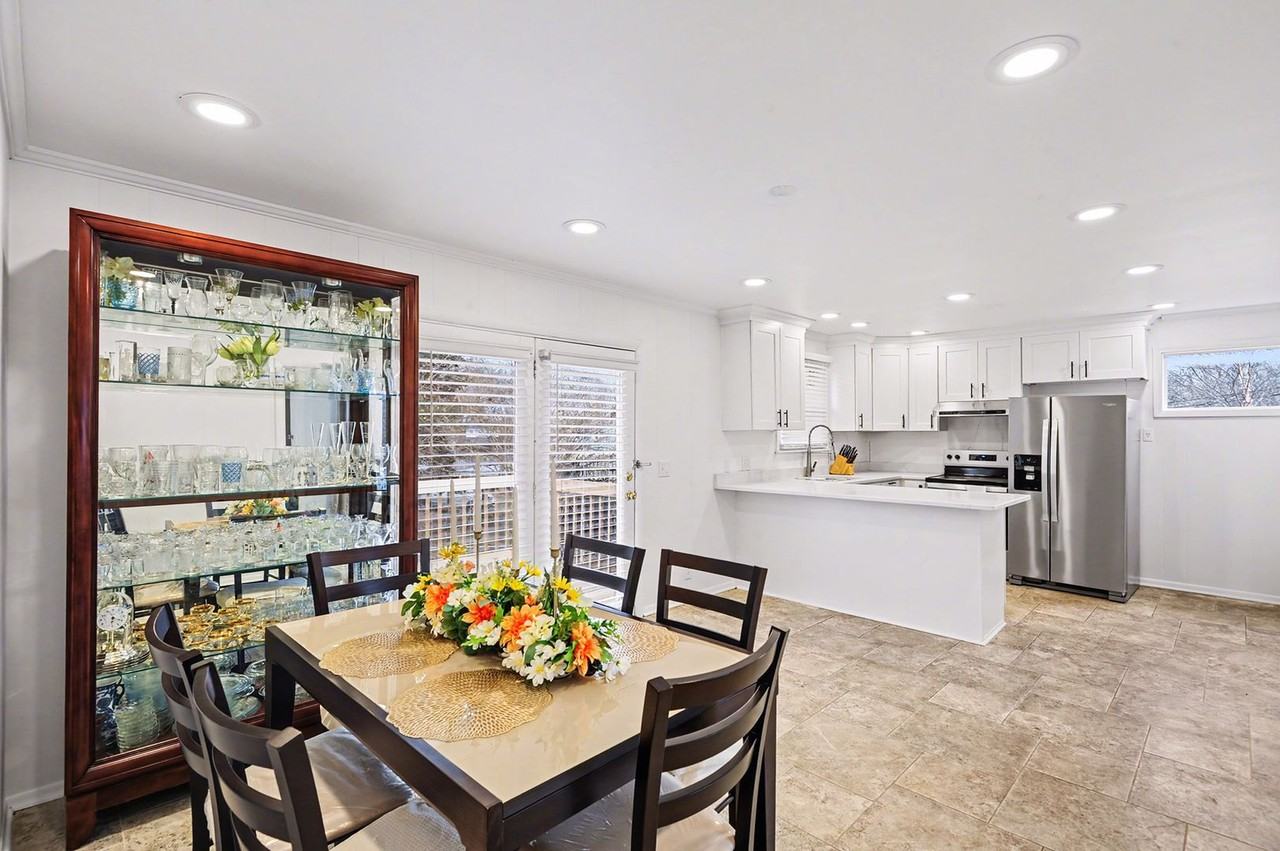 6600 Beacon Ln - Photo 4 of 15