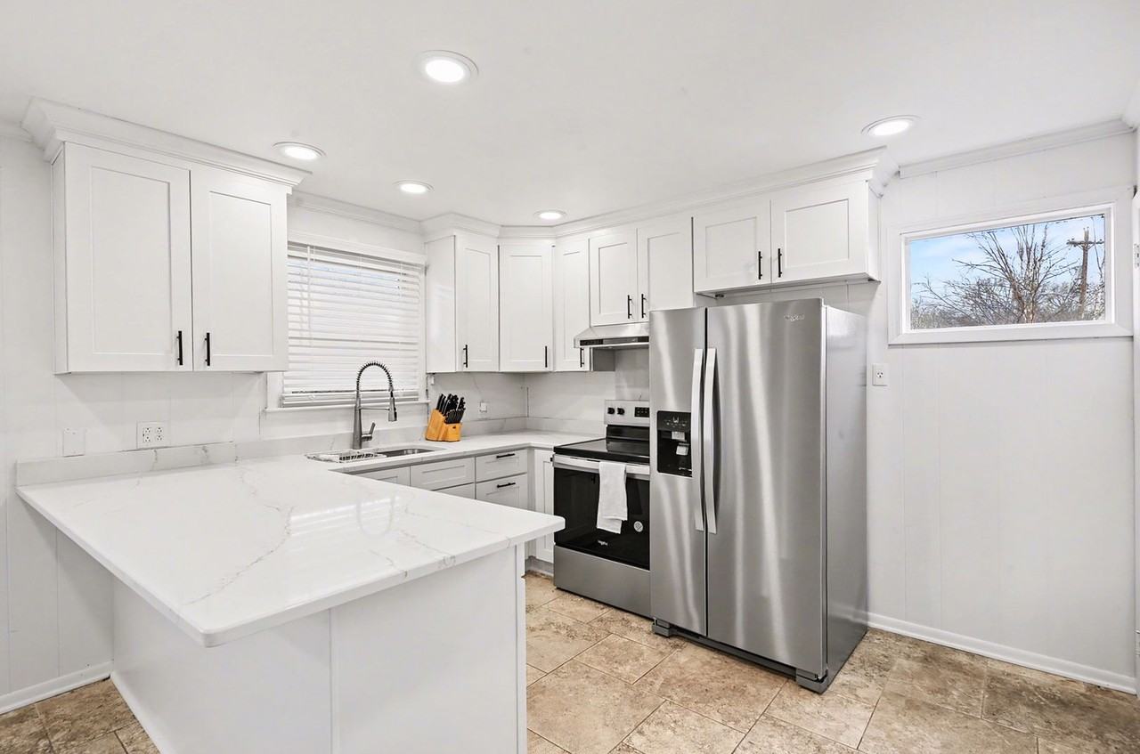 6600 Beacon Ln - Photo 5 of 15