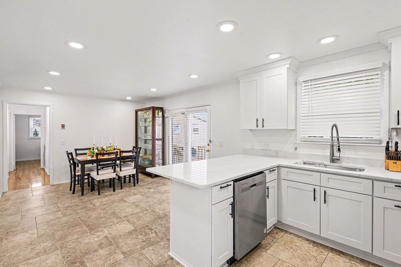 6600 Beacon Ln - Photo 6 of 15