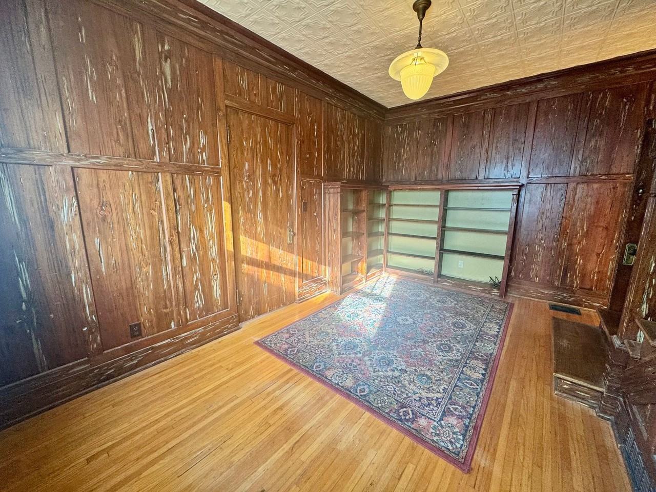 810 S 35th St - Photo 5 of 25